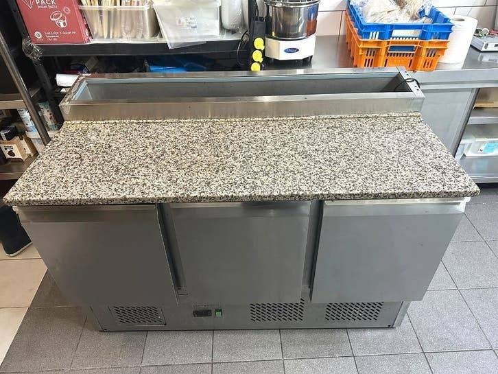 GGM Gastro saladette koelwerkbank 3 deurs pizza horeca, 200 liter of meer, 60 cm of meer, Ophalen, 85 tot 120 cm