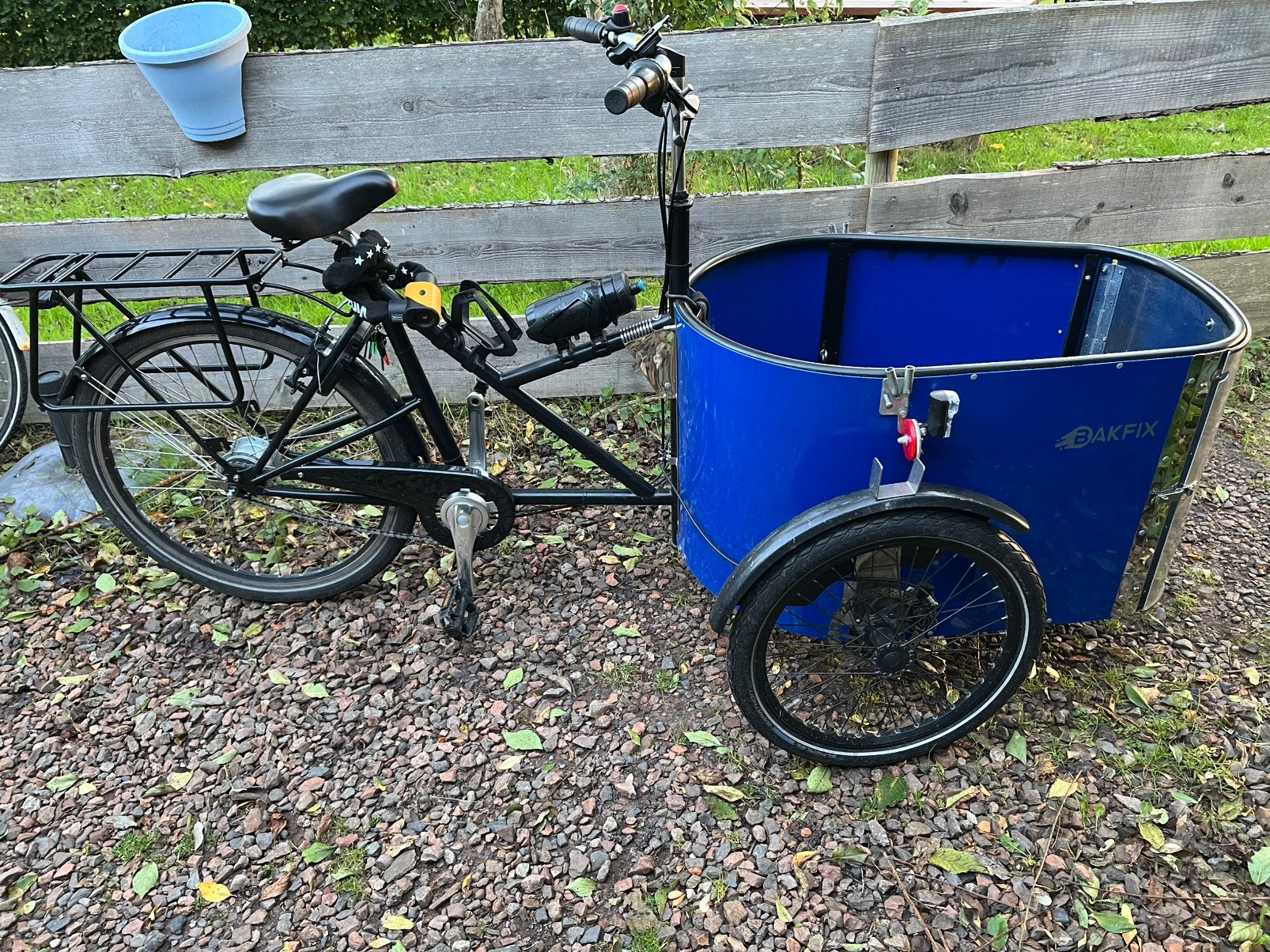 Nihola Dog bakfiets met aluminium deurtje en regenhuif, Fietsen en Brommers, Fietsen | Bakfietsen, Gebruikt, Schijfrem, Ophalen