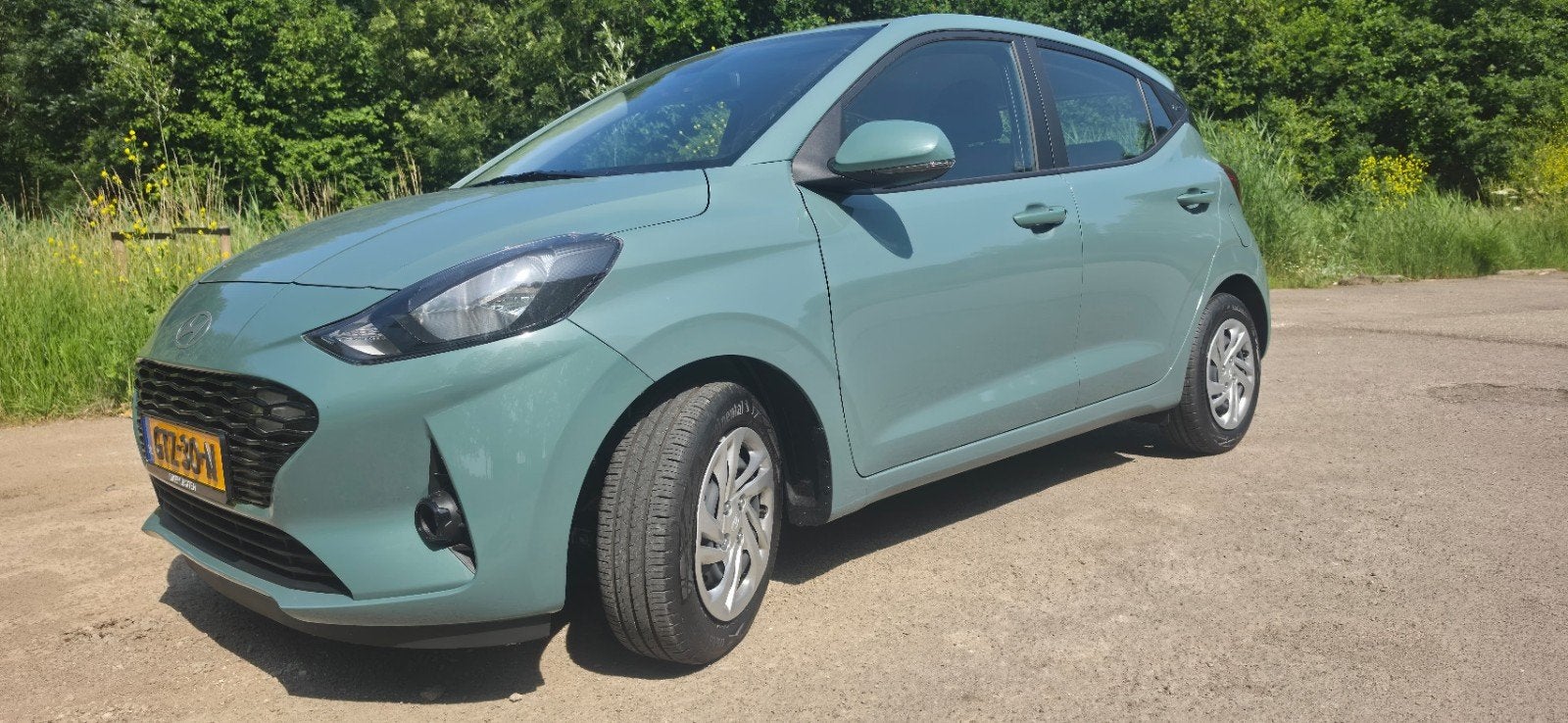 NIEUW Hyundai i10 1.0i 67pk 2024 Groen slechts 80 km!!!, Auto's, Voorwielaandrijving, Stof, Zwart, Origineel Nederlands