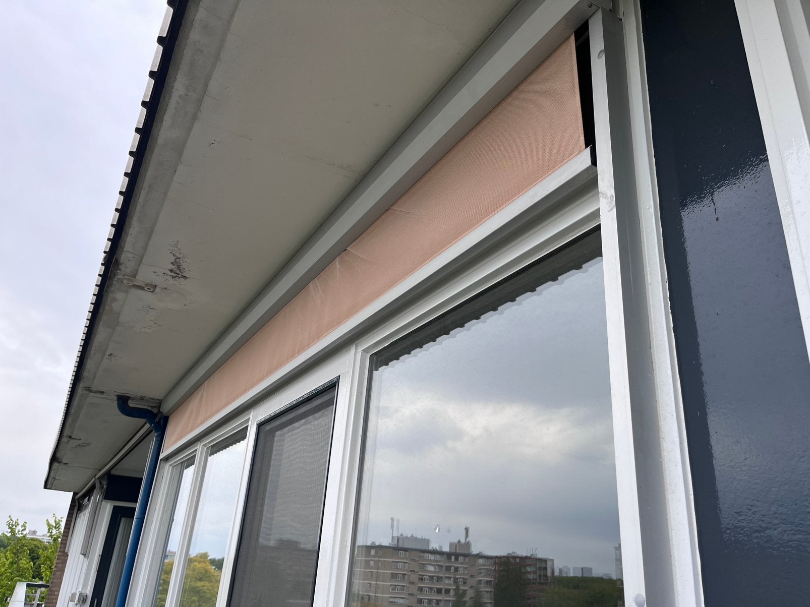 Oranje screen zonnescherm handmatig zonwering balkon, Tuin en Terras, Zonneschermen, 150 tot 300 cm, Ophalen, Zo goed als nieuw