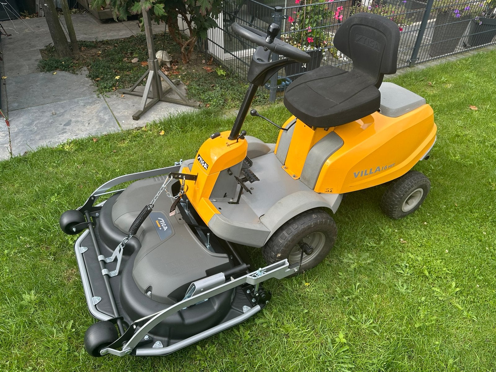 Stiga villa 16 hst met nieuw 95cm combi maaidek, Ophalen, Gebruikt, Elektrische starter, 90 tot 120 cm