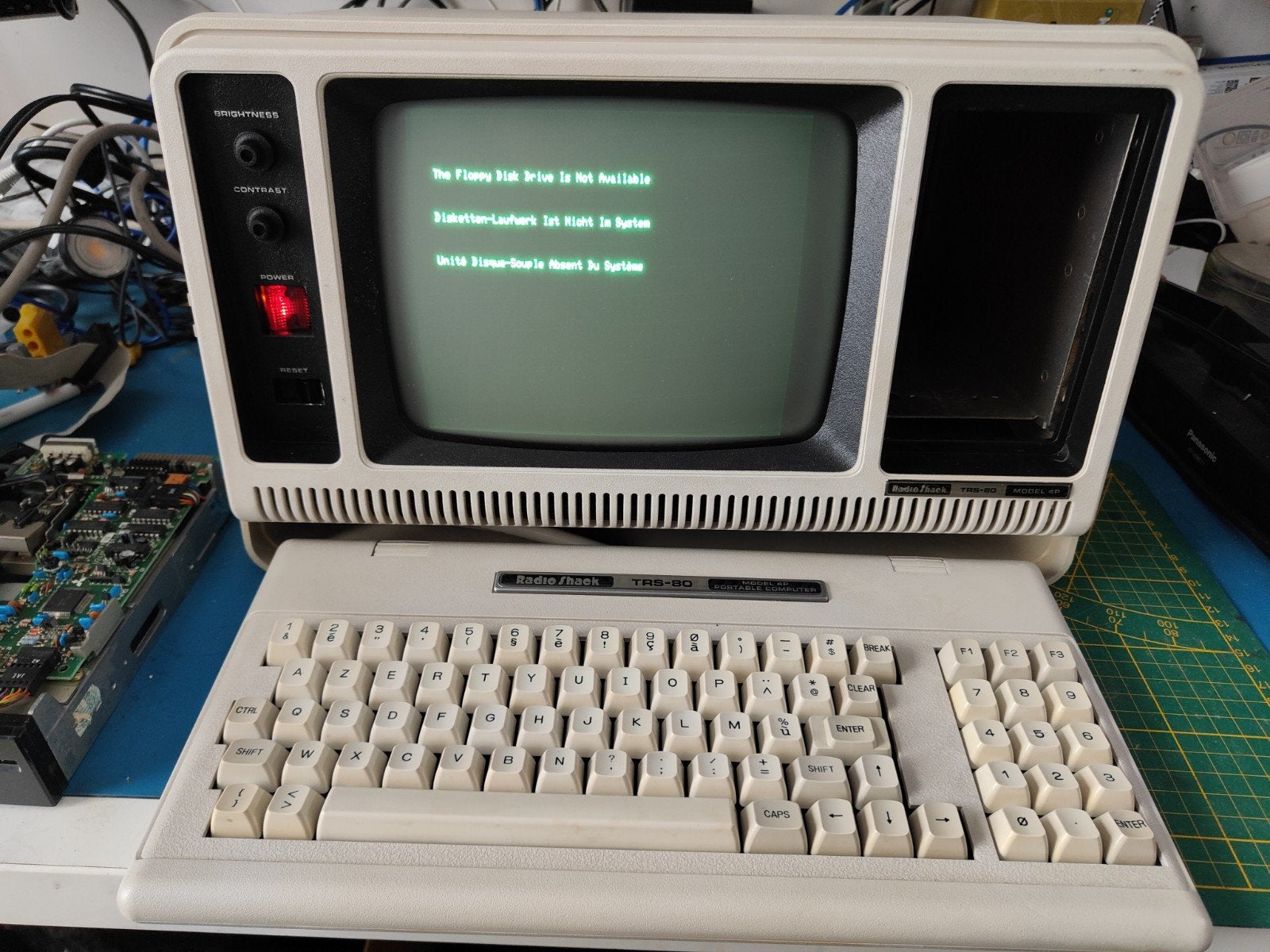 RadioShack TRS-80 Model 4P Portable computer, Ophalen, Laptop