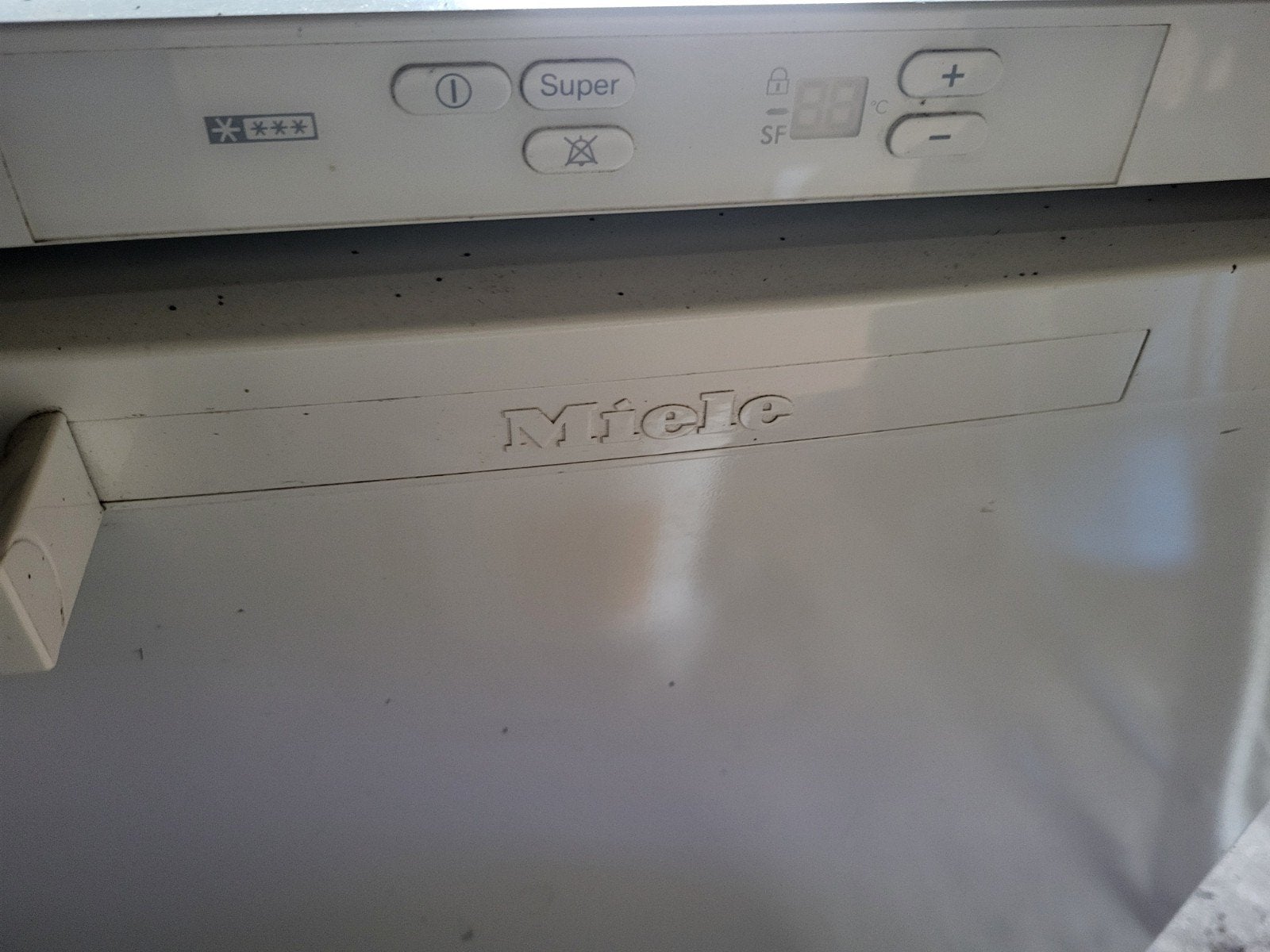 Miele vriezer tafelmodel, Ophalen, Gebruikt, 60 tot 90 cm, Minder dan 85 cm