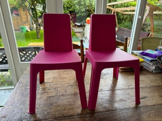 Roze kinderstoelen 2 stuks Julieta ontwerp door Joan Gaspar, Ophalen, Overige typen