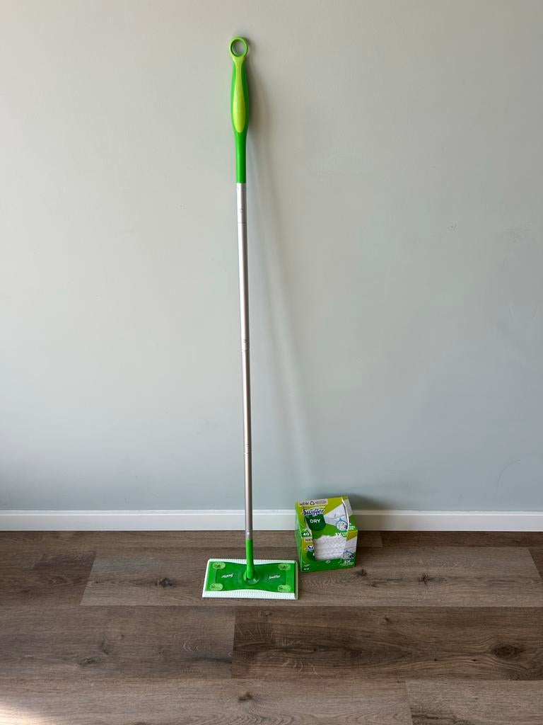Swiffer stok met doekjes, Ophalen of Verzenden, Mop of Dweil