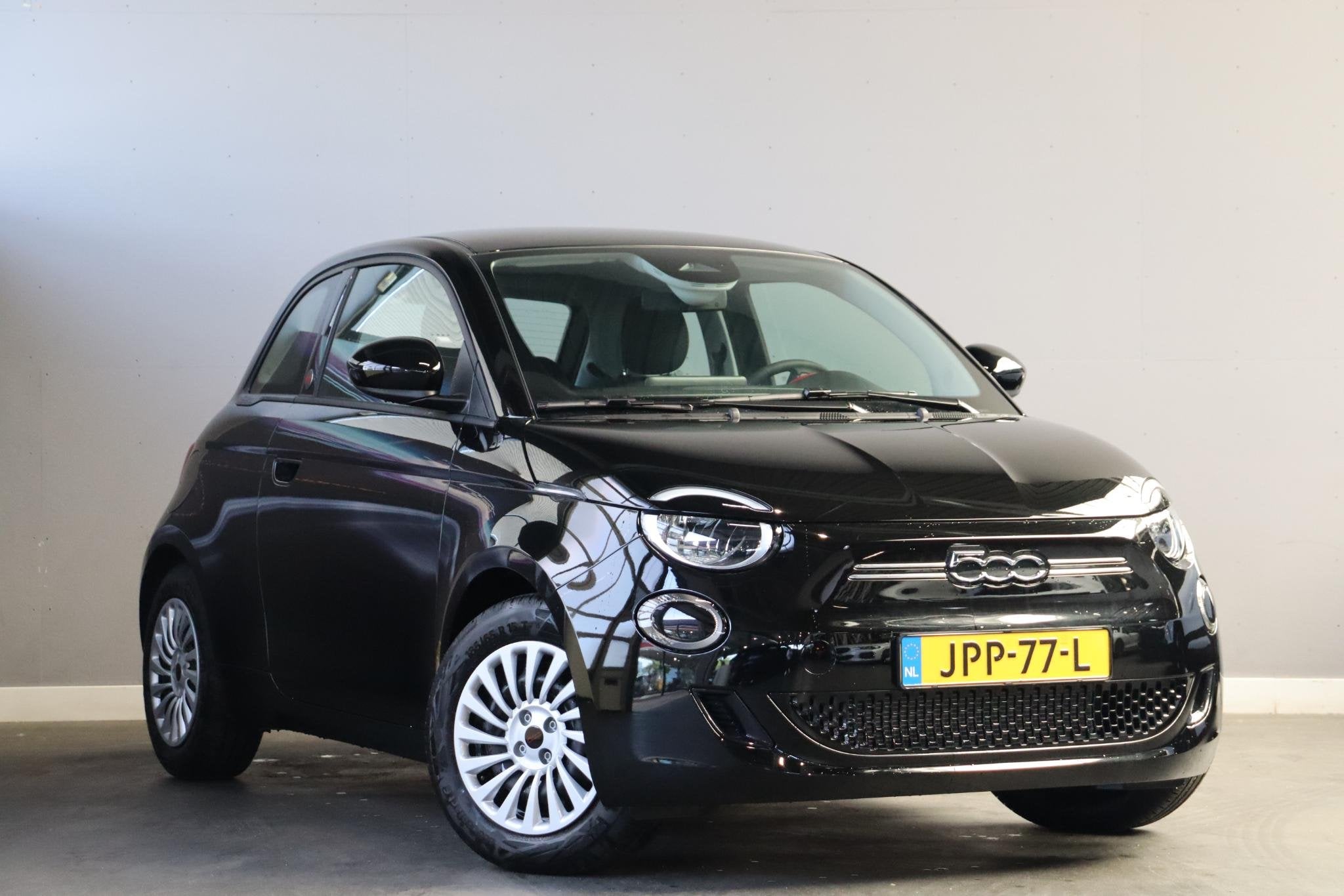 Fiat 500 RED 42 kWh VOORDEEL / Tot 7 jaar garantie, Auto's, Fiat, 12 maanden, Stof, 118 pk, 4 stoelen