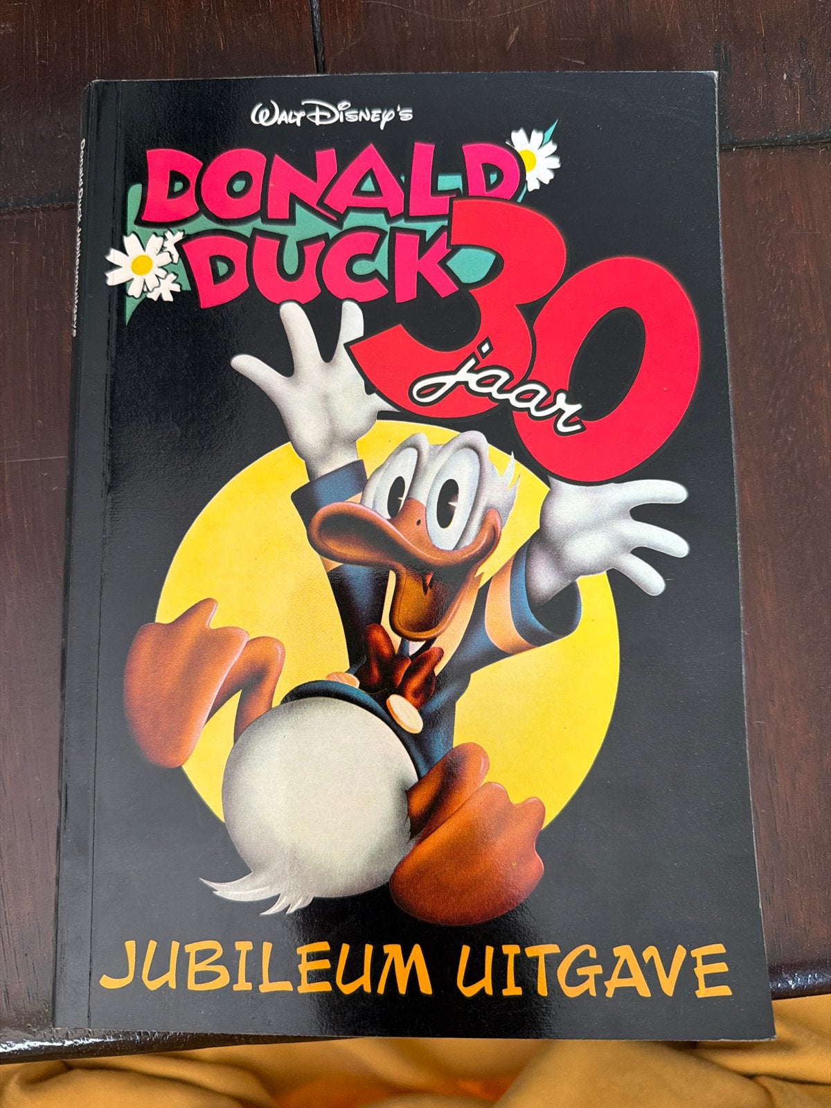 Donald Duck 30 jaar Jubileum Uitgave - Stripboek 1982, Boeken, Stripboeken, Eén stripboek, Ophalen of Verzenden, Gelezen