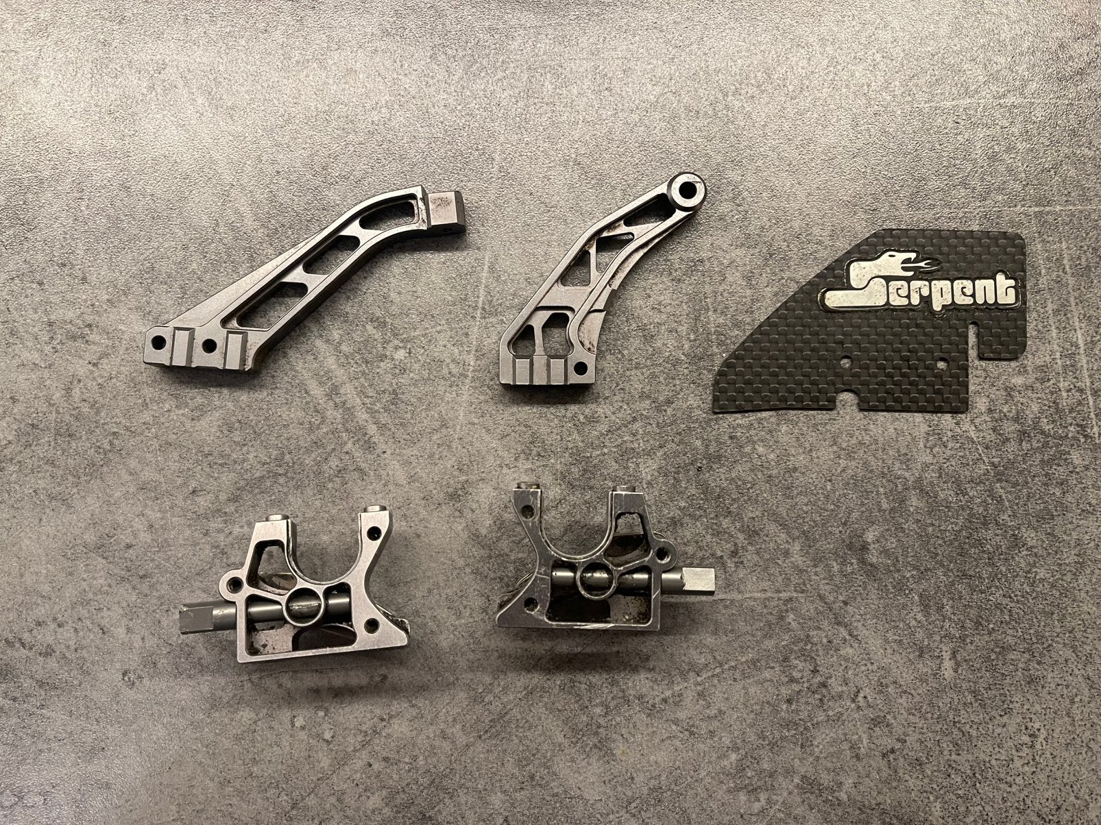 Serpent Cobra 811 B Nitro Alu Upgrade Parts, Hobby en Vrije tijd, Modelbouw | Radiografisch | Auto's, Ophalen, Zo goed als nieuw