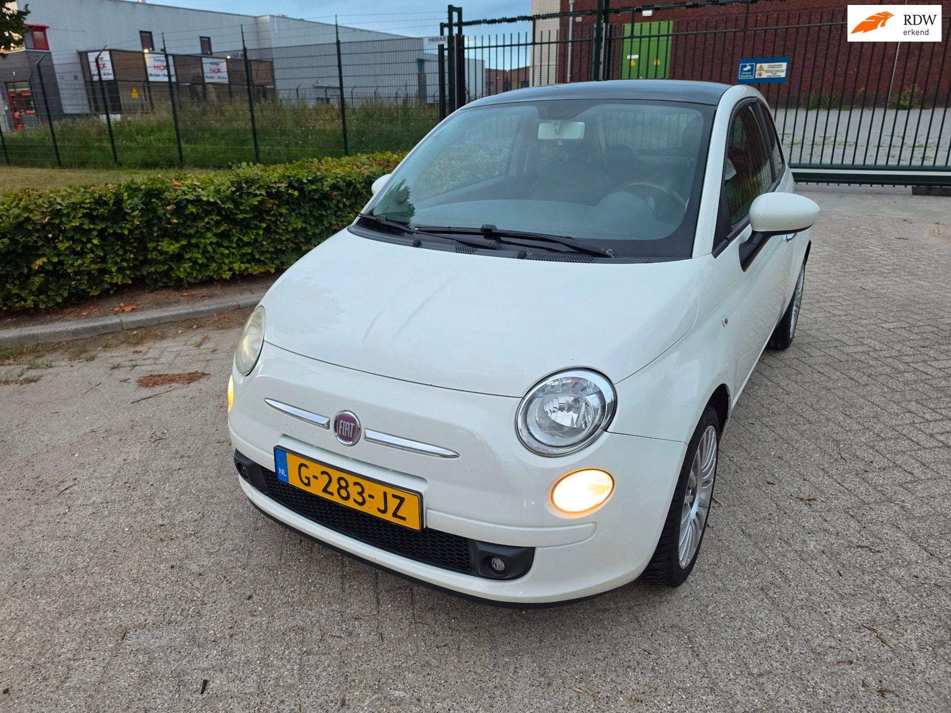 Fiat 500 1.4-16V Pop 101 HP PANO LEDER APPLE CARPLAY, Auto's, Voorwielaandrijving, Euro 5, 101 pk, Gebruikt
