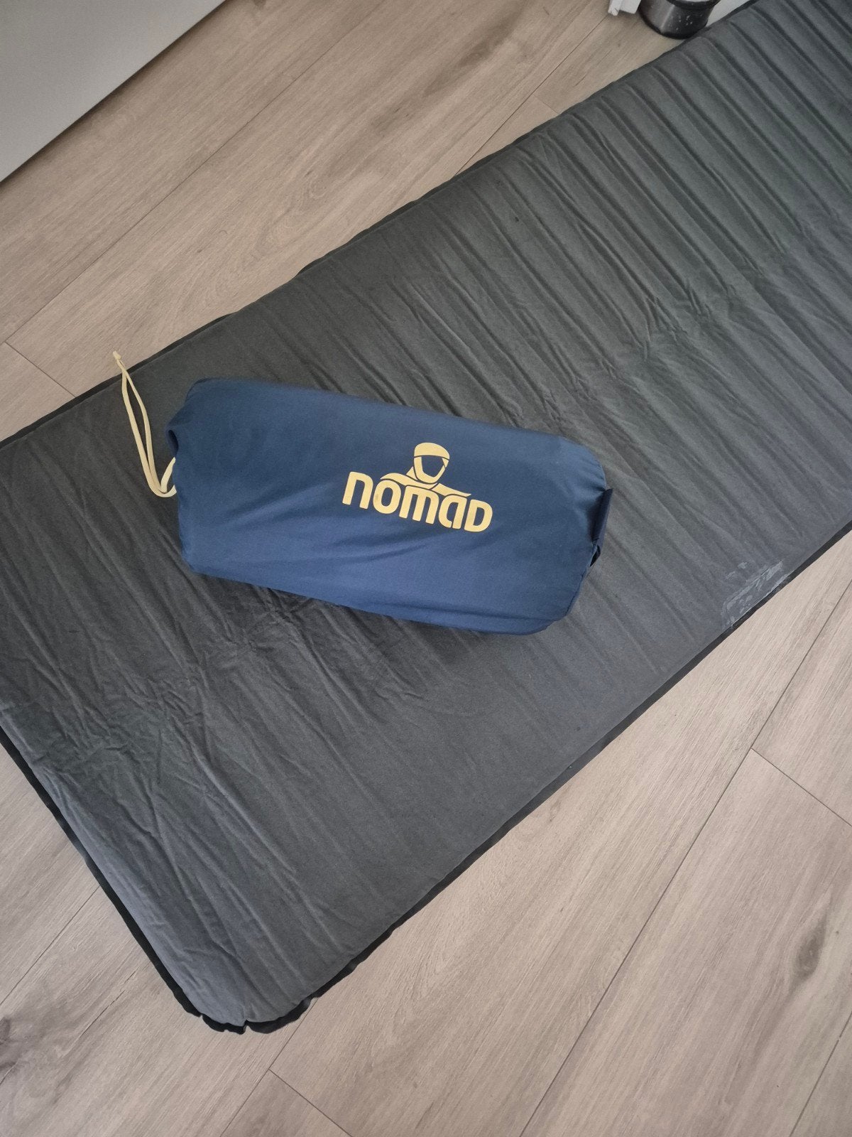 twee zelf-opblaasbare matjes nomad, Ophalen, Gebruikt, 1-persoons