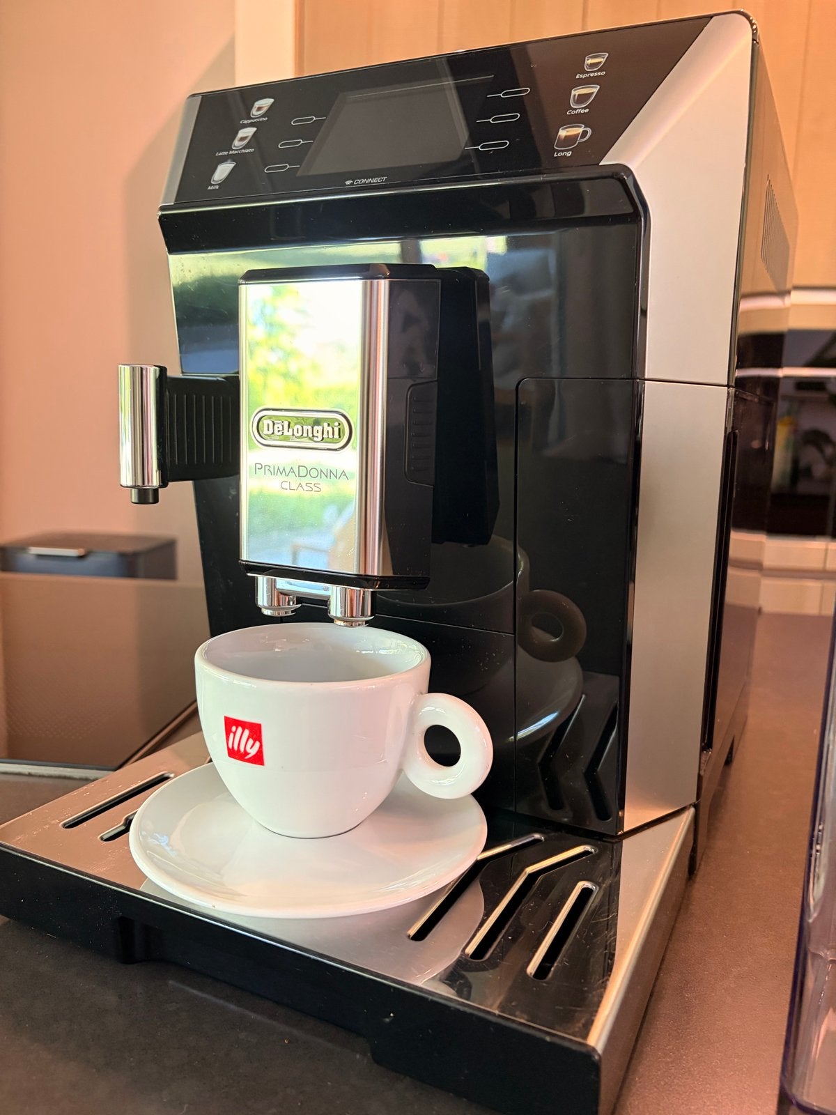 De'Longhi PrimaDonna ECAM550.65.SB met 6 waterfilters, Ophalen, Zo goed als nieuw, Koffiemachine, Koffiebonen