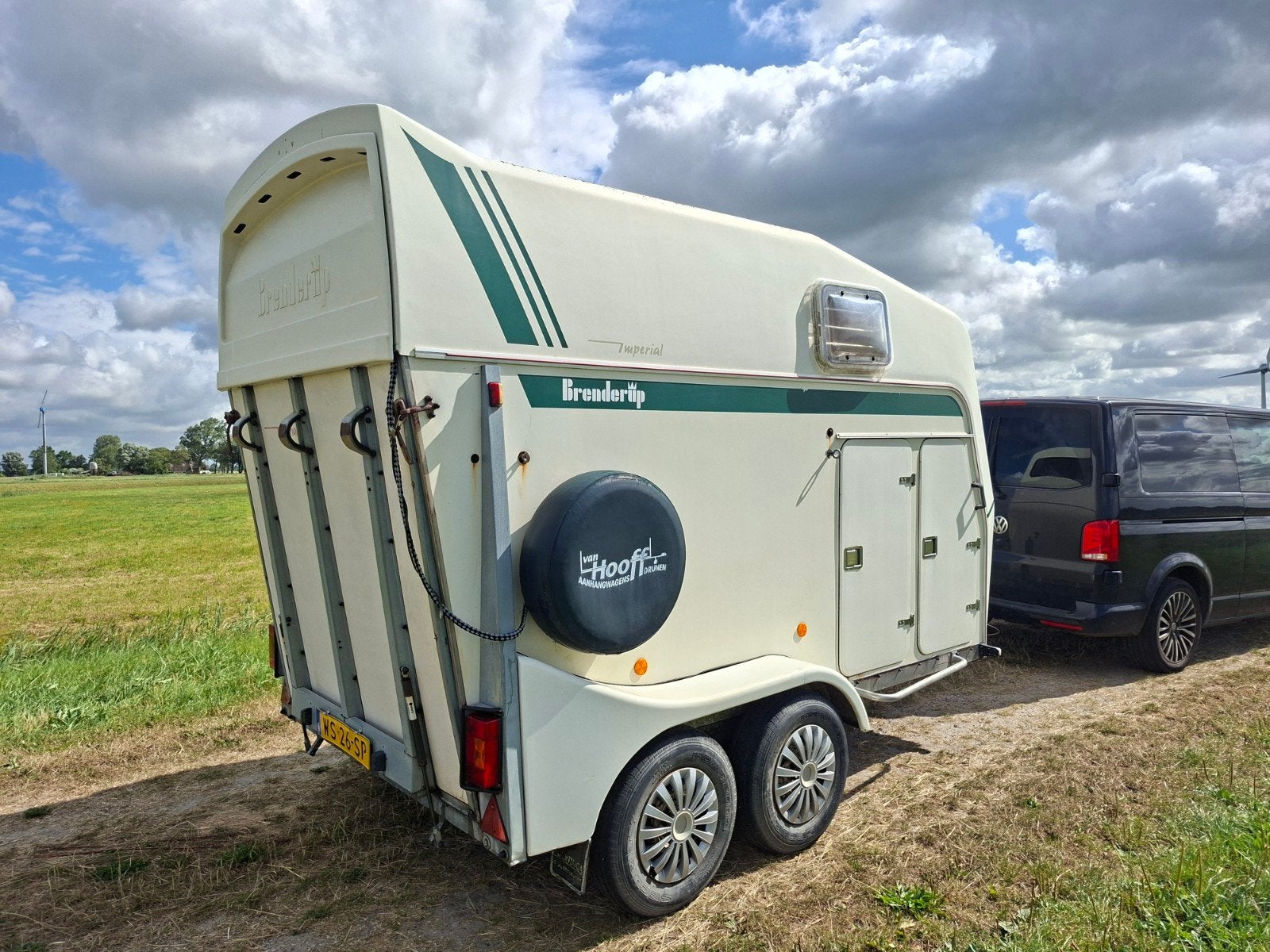 nette brenderup twee paards trailer met zadelkamer., Dieren en Toebehoren, Paarden en Pony's | Trailers en Aanhangwagens, Ophalen