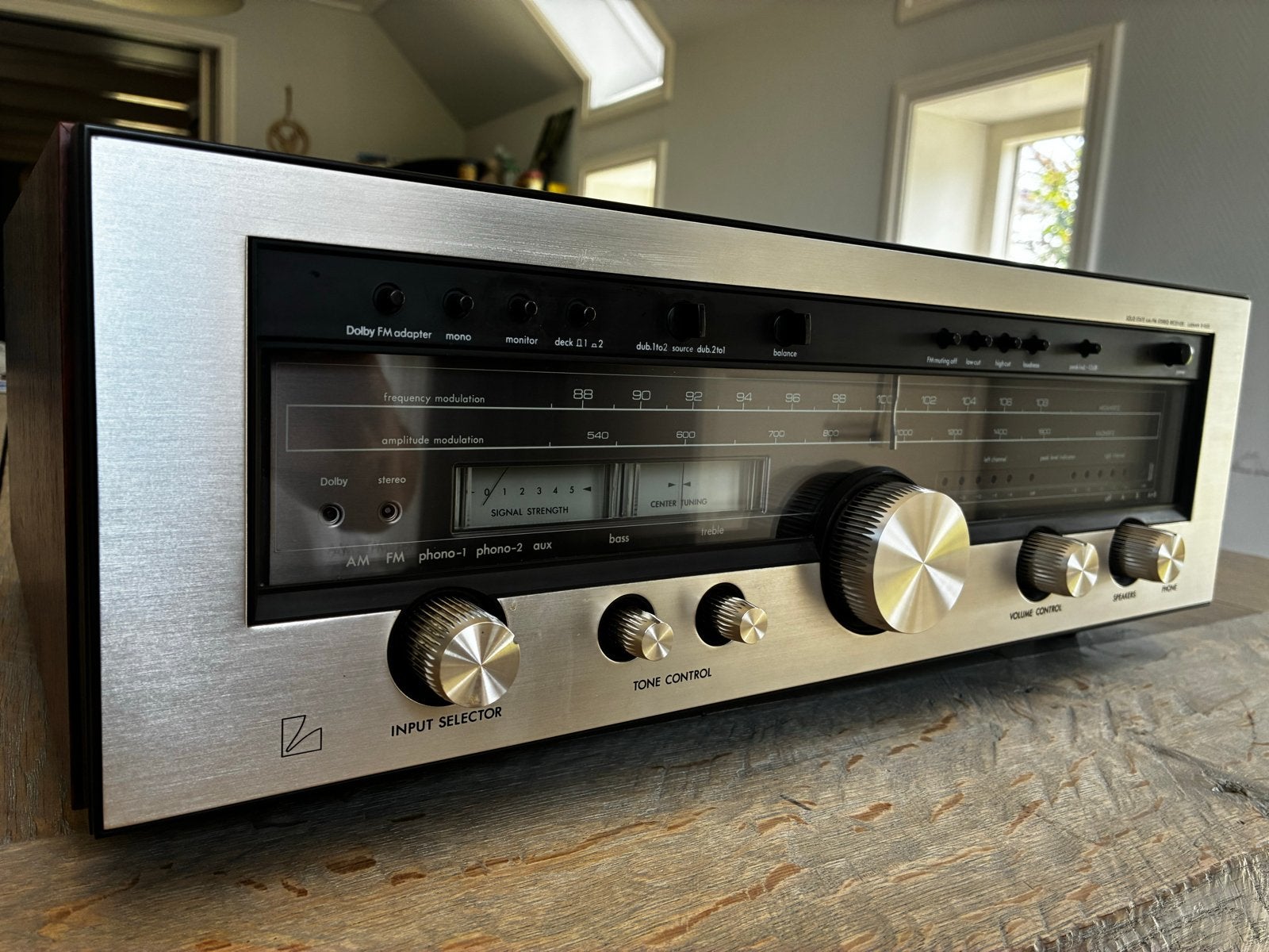 Luxman R-1050 Solid State AM/FM Stereo Receiver, Audio, Tv en Foto, Versterkers en Receivers, Zo goed als nieuw, 120 watt of meer