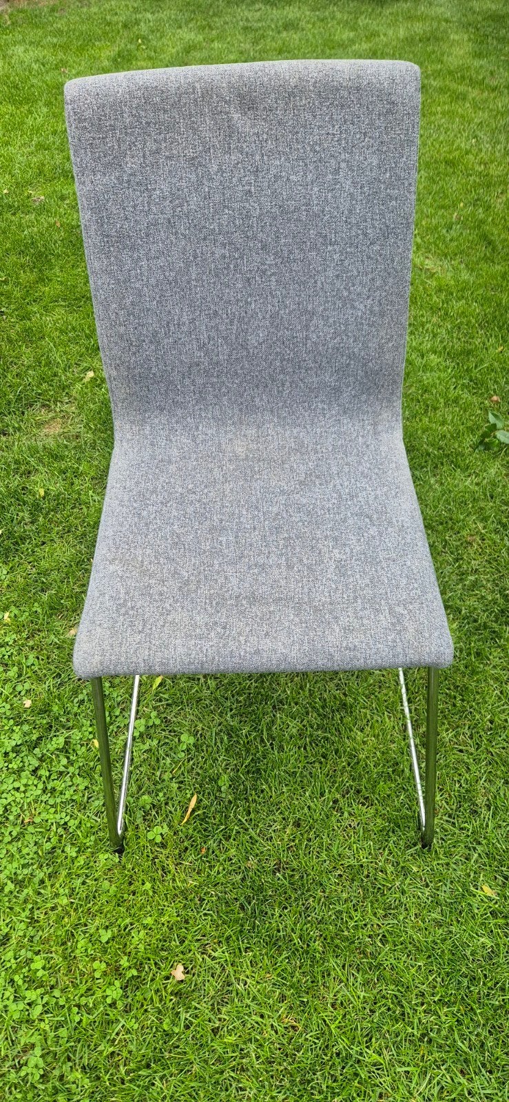 Ikea Volfgang. Moderne grijze stoelen met metalen onderstel, Huis en Inrichting, Ophalen, Gebruikt, Metaal, Vier