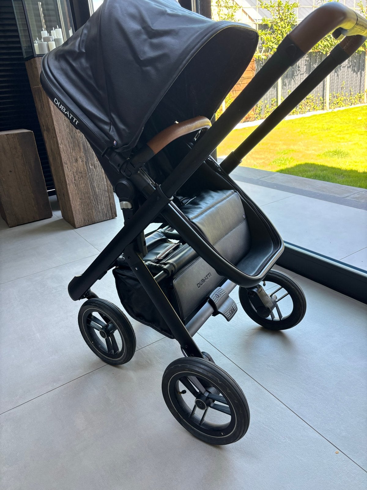 Dubatti kinderwagen met complete accessoires set, Kinderen en Baby's, Kinderwagens en Combinaties, Luchtbanden, Zo goed als nieuw