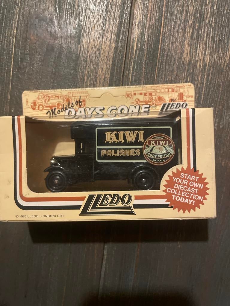 Lledo Days Gone Kiwi Polishes Bestelwagen (1983), Hobby en Vrije tijd, Modelauto's | 1:43, Ophalen of Verzenden, Nieuw, Bus of Vrachtwagen