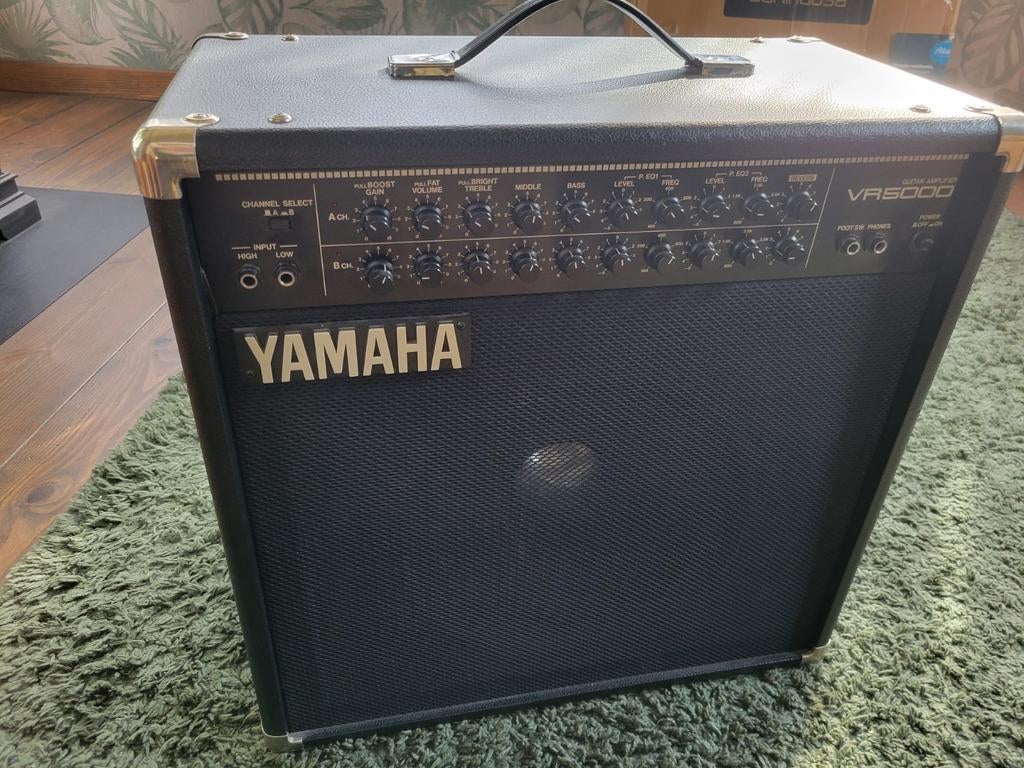 Yamaha VR5000 Versterker met Flightcase, Ophalen, Zo goed als nieuw, 50 tot 100 watt