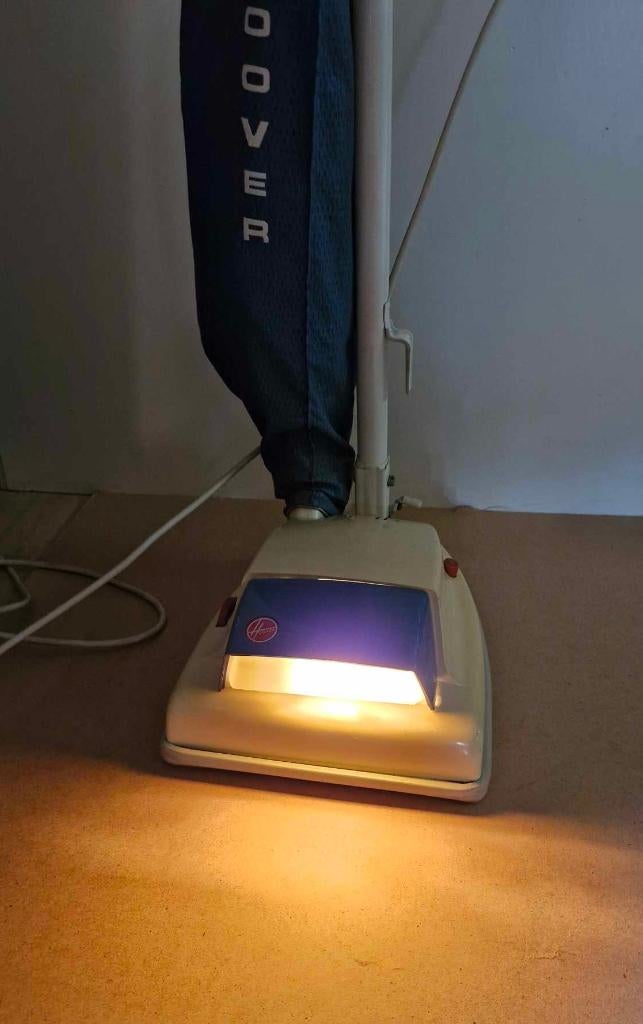 Prachtige vintage Hoover steelstofzuiger,koplamp!werkend, Ophalen of Verzenden, Huis en Inrichting