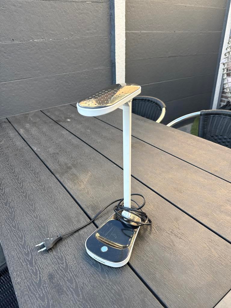 Grundig LED Bureaulamp - Modern en Verstelbaar, Huis en Inrichting, Lampen | Tafellampen, Ophalen of Verzenden, Gebruikt, Kunststof