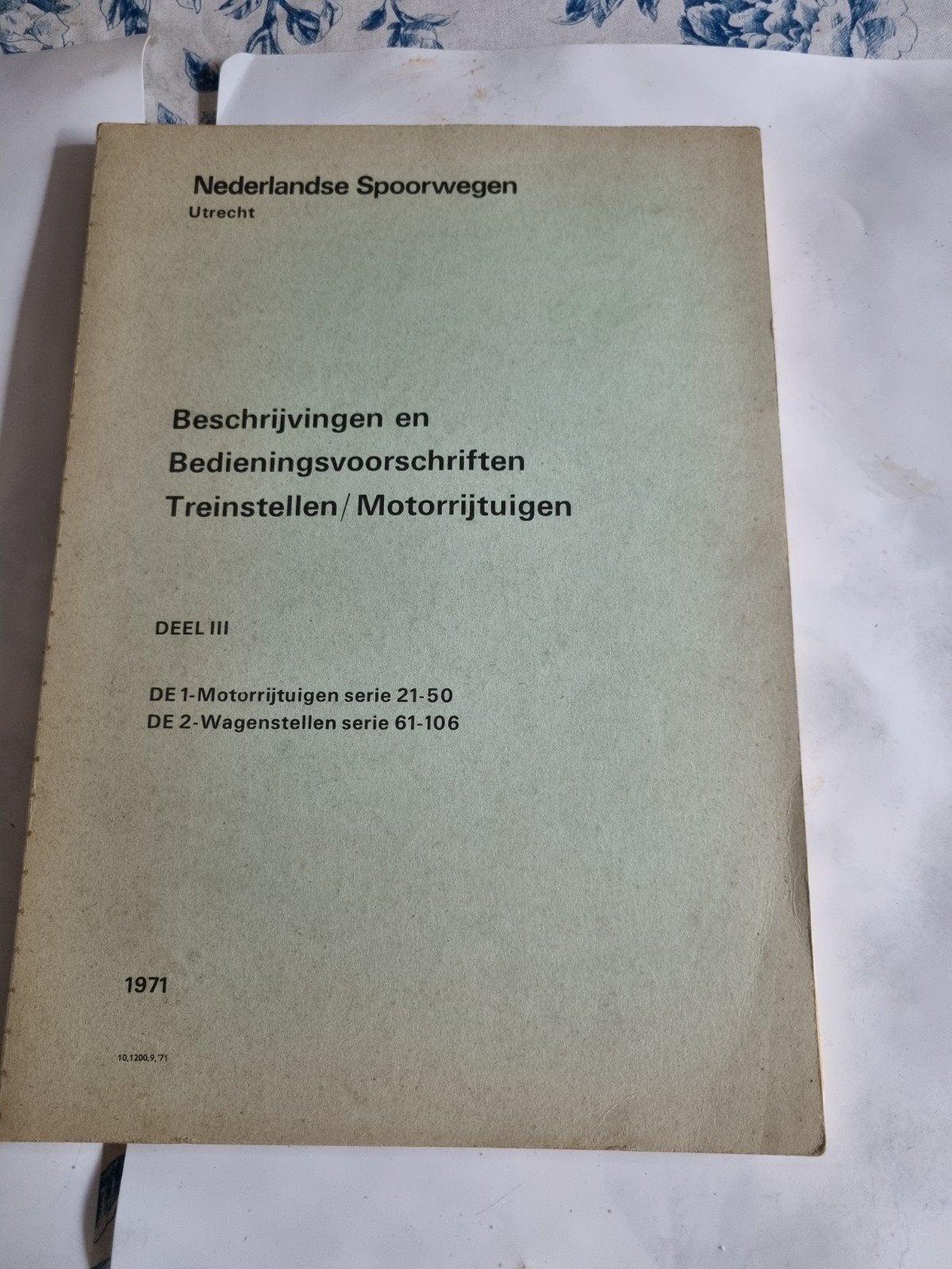 NS Treinstellen/Motorrijtuigen Beschrijvingen 1971, Verzamelen, Spoorwegen en Tramwegen, Ophalen of Verzenden