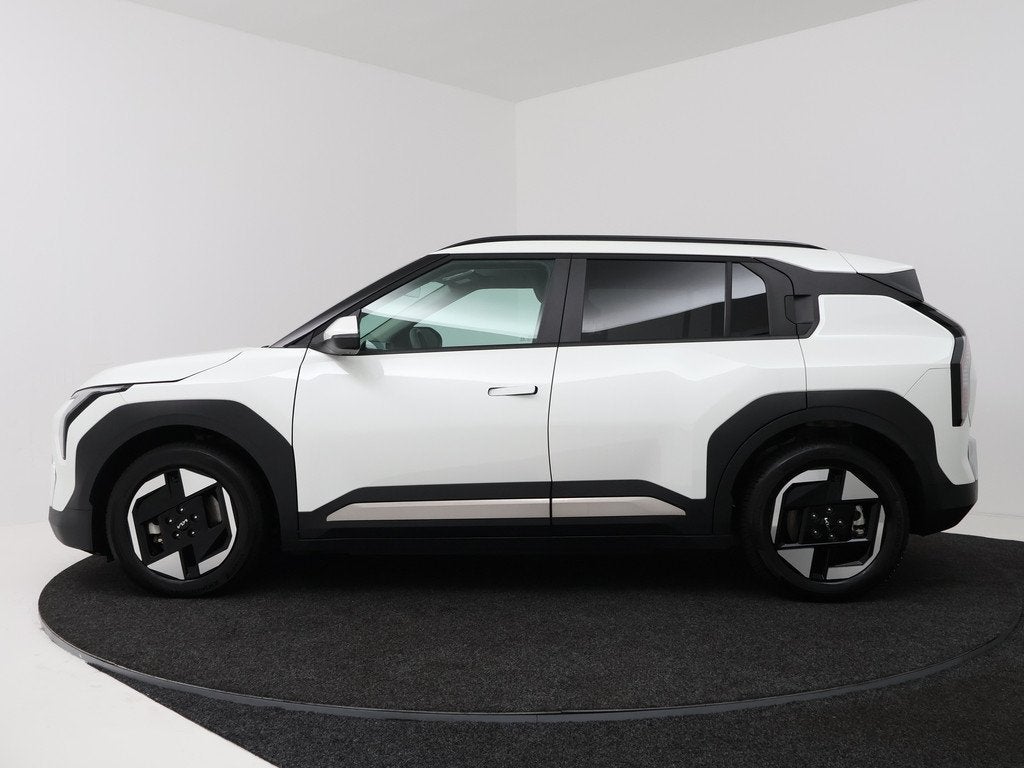Kia EV3 Plus 81.4 kWh WORDT VERWACHT (bj 2025, automaat), Auto's, Kia, Stof, Gebruikt, Zwart, Origineel Nederlands