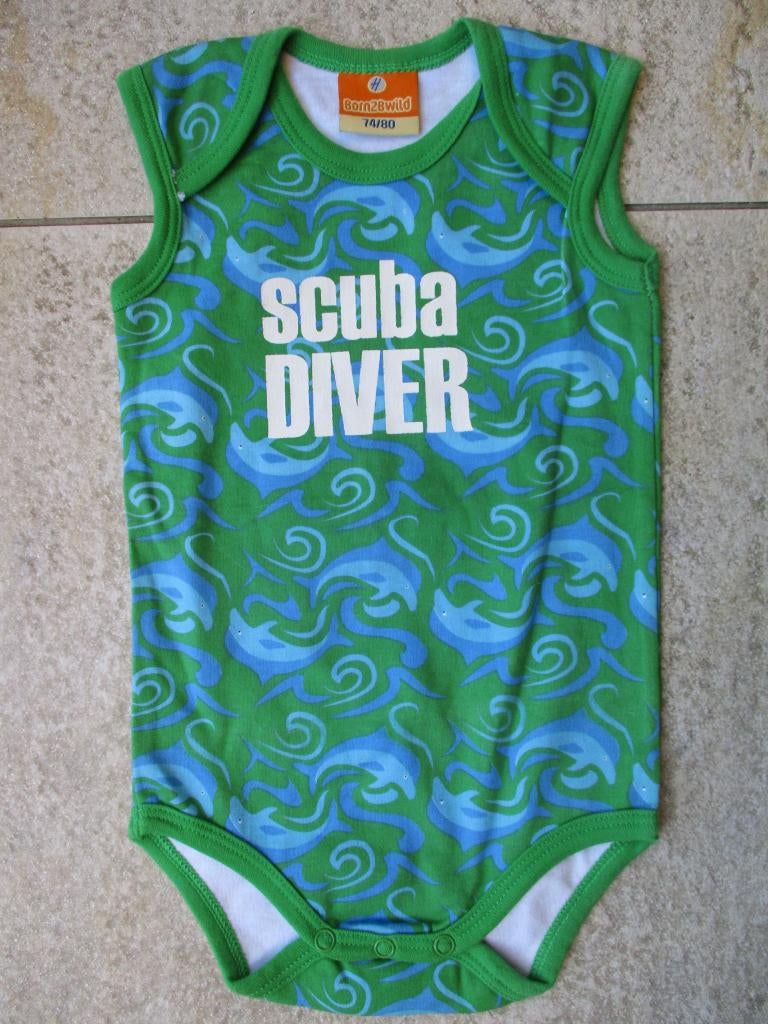 Romper groen maat 74 / 80 rompertje dolfijnen scuba diver, Kinderen en Baby's, Babykleding | Maat 74, Nacht- of Onderkleding, Born2bwild