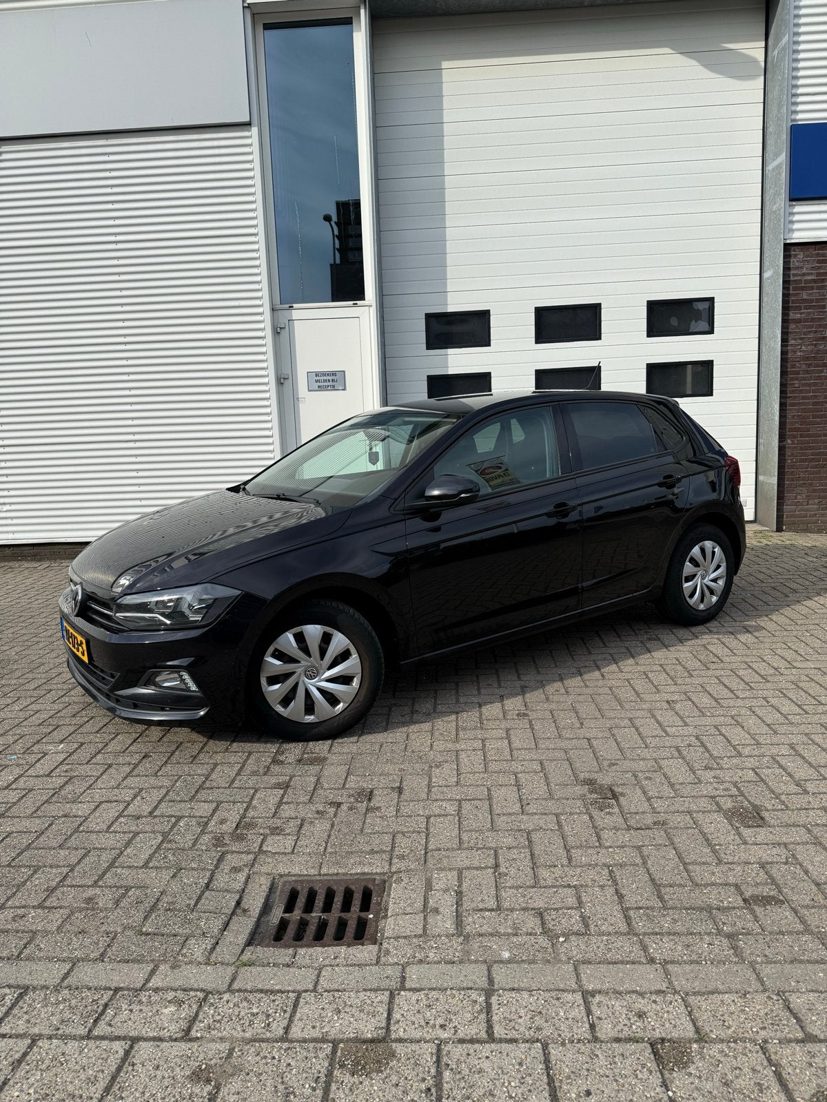 Volkswagen Polo 1.0 TSI 2018 Zwart, Voorwielaandrijving, 40 €/maand, Origineel Nederlands, Handgeschakeld