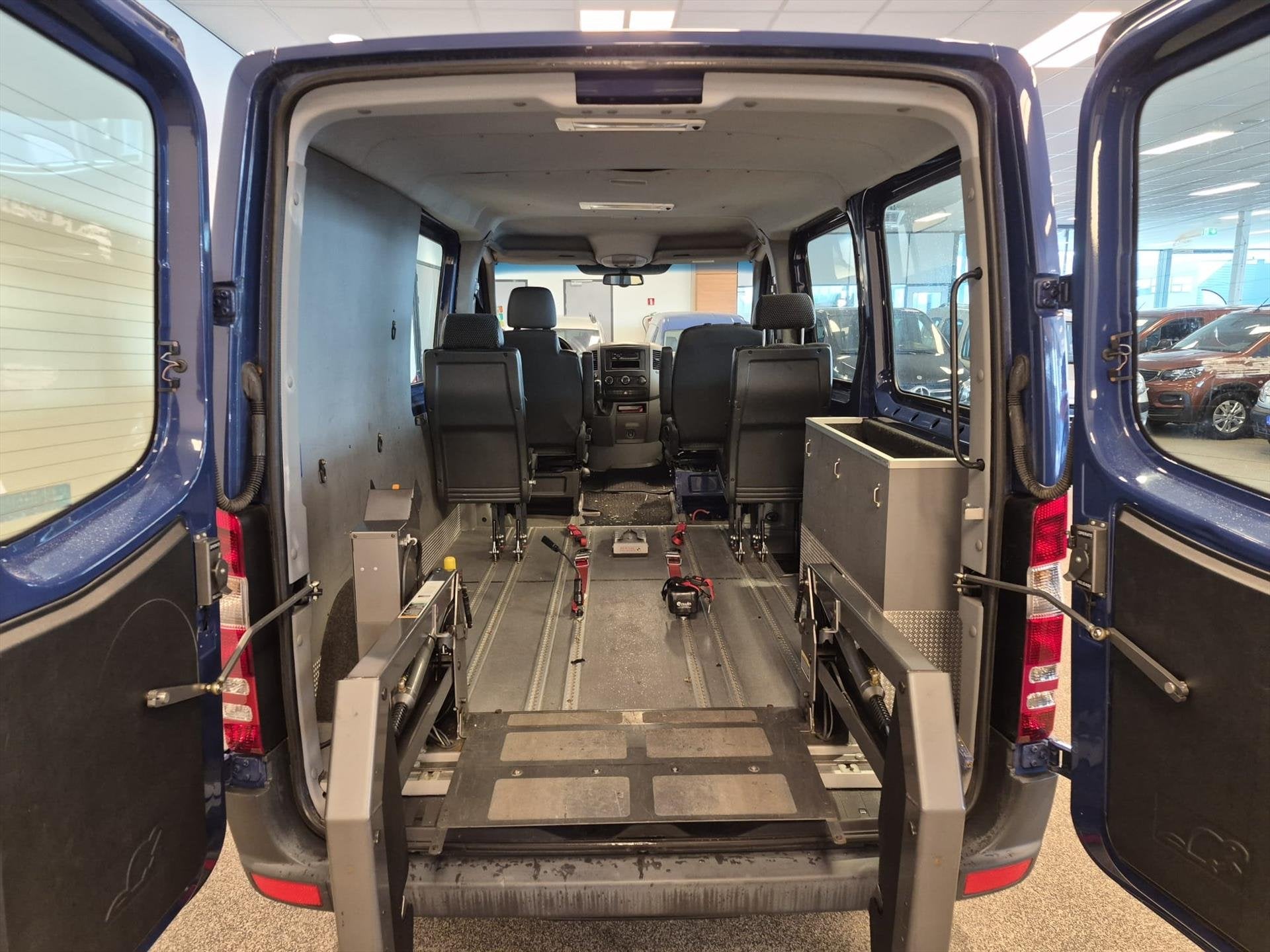 Mercedes-Benz Sprinter L1H1 Rolstoelbus Automaat, Automaat, 12 maanden, Gebruikt, Zwart