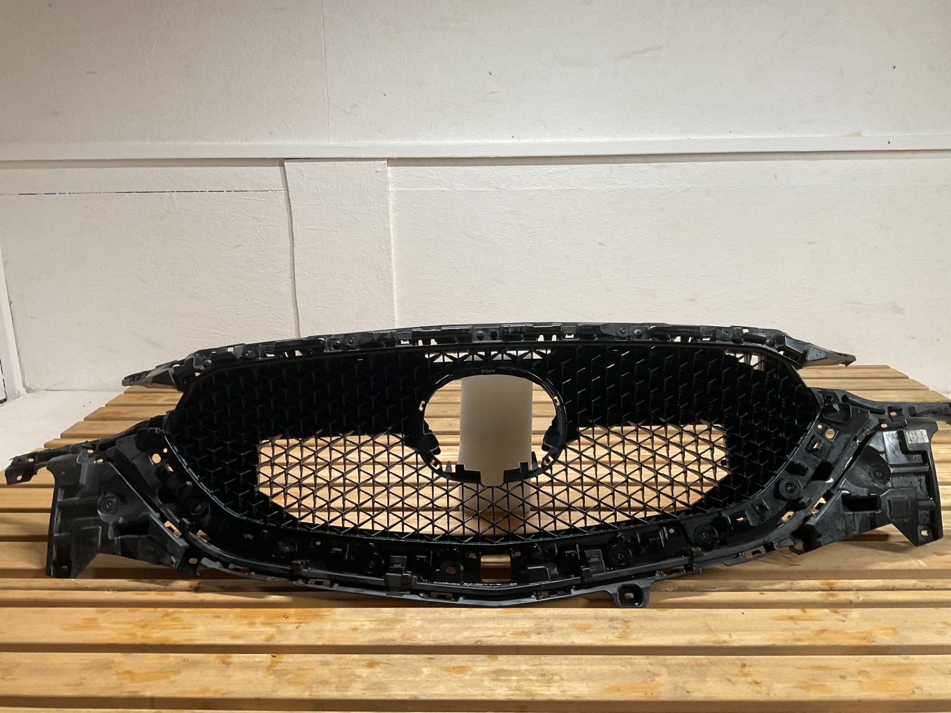 Bumper Grill Mazda CX-30 DM 2019 KB8B50717 grill MA-017, Auto-onderdelen, Gebruikt, Shinchi, Fuchu-Cho 3-1
730-8670  Hiroshima
