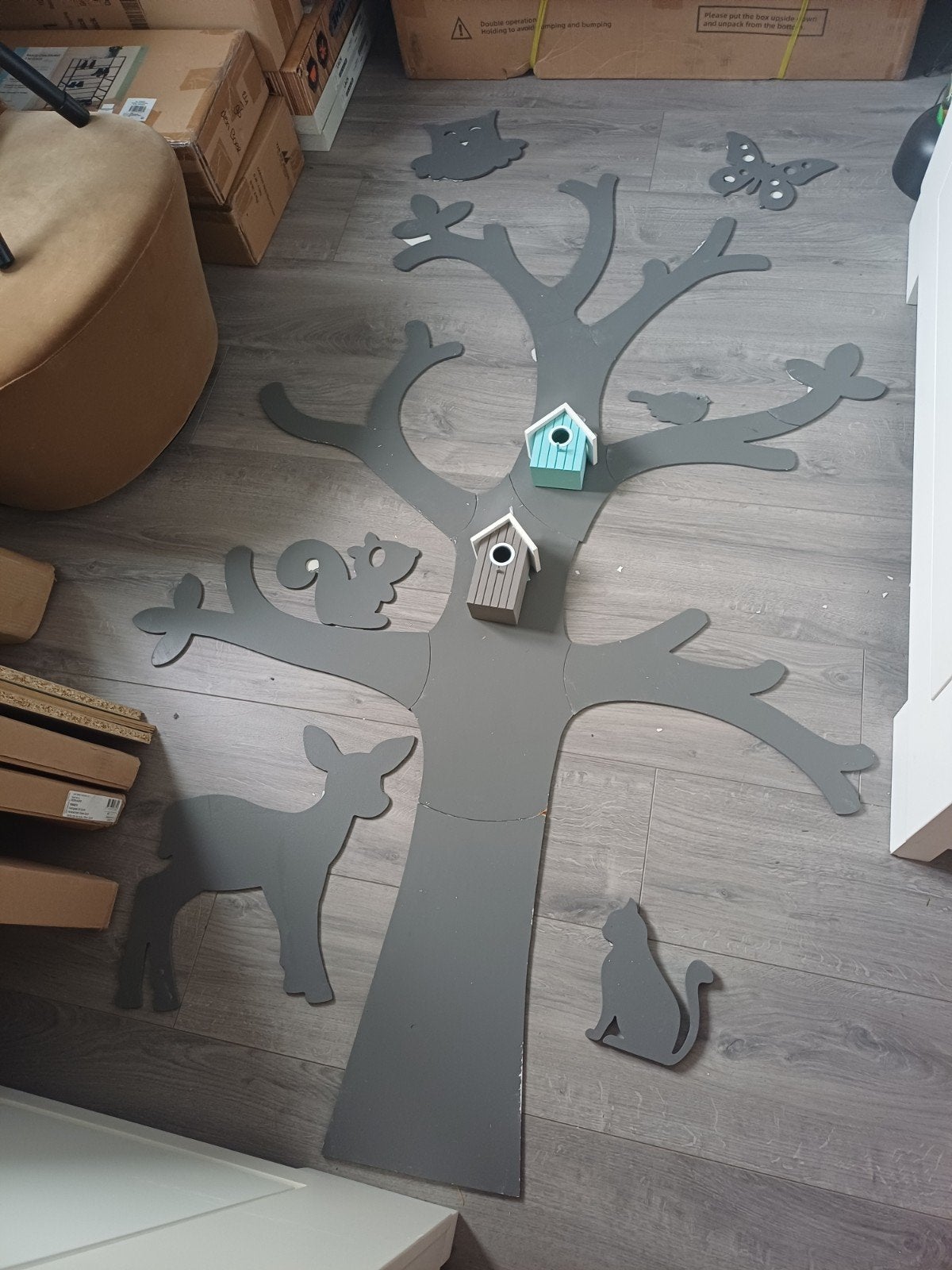 Grote muursjabloon boom met dieren kinderkamer, Grijs, Ophalen of Verzenden, Gebruikt, Wanddecoratie