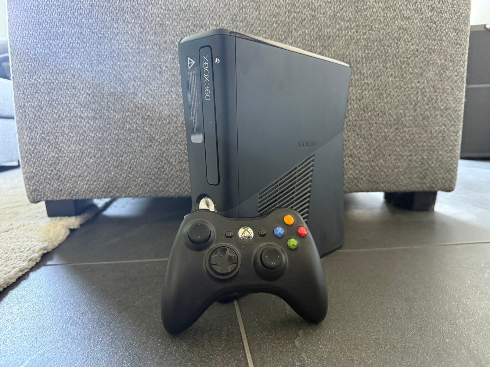Xbox 360 met 8 games (incl GTA 5), Ophalen, Met 1 controller, 500 GB, Gebruikt