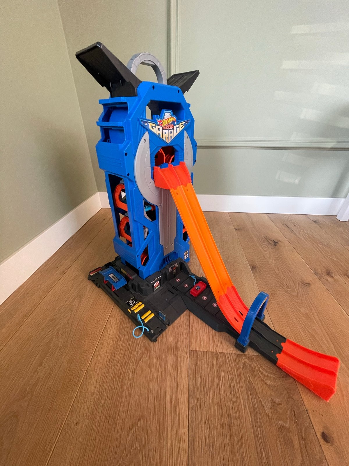 Hot Wheels City garage met lift en meerdere verdiepingen, Ophalen, Zo goed als nieuw