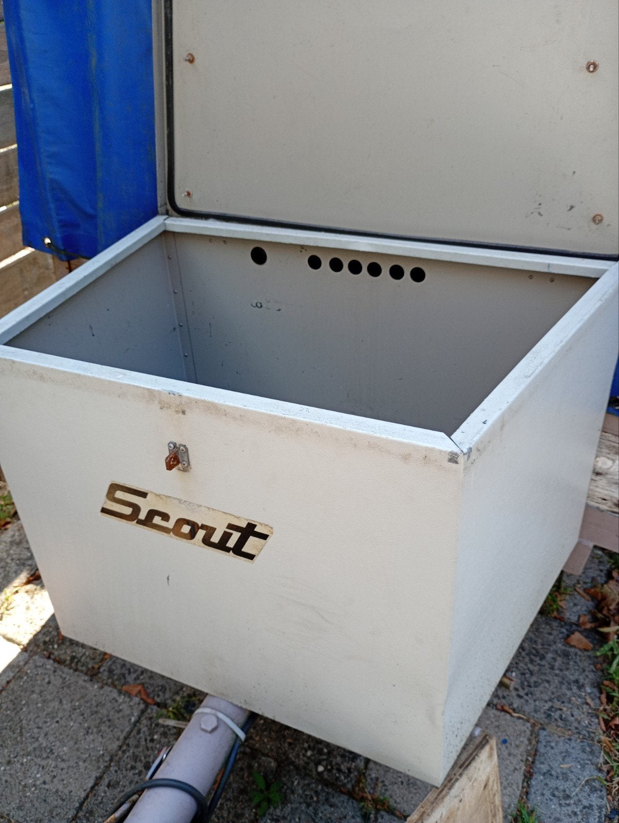 scout distelbak, Ophalen