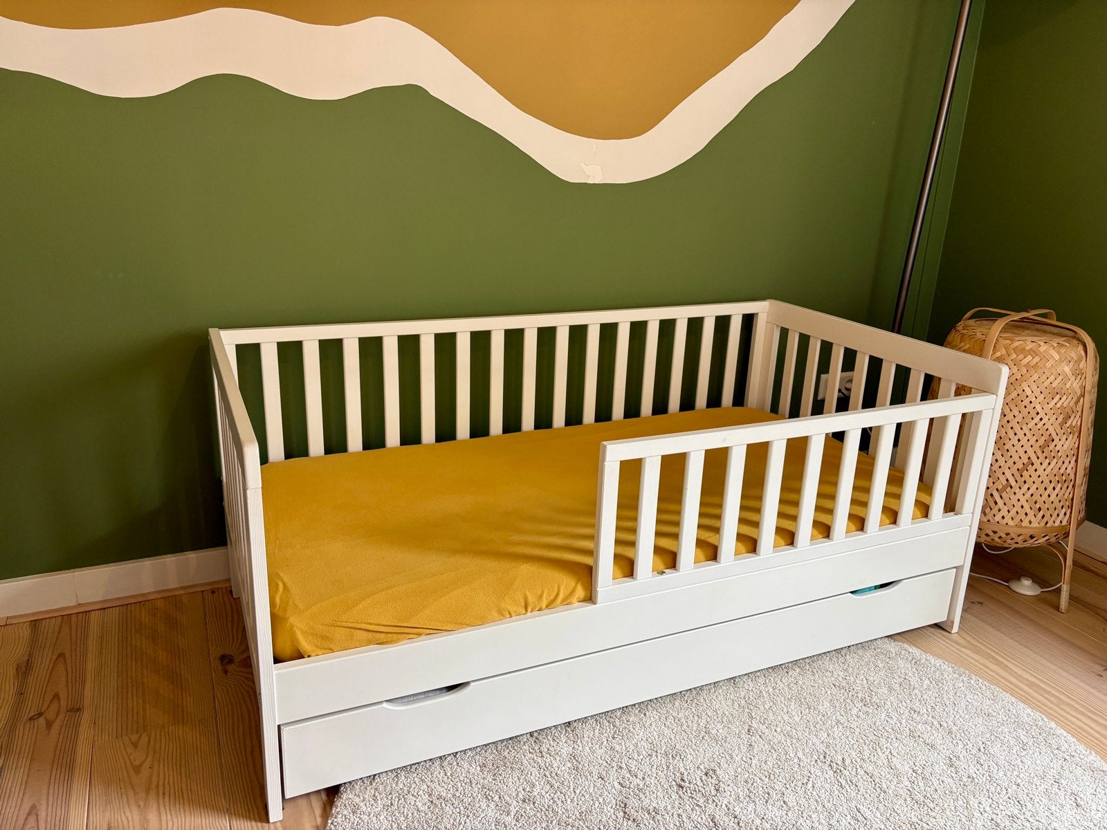 Peuterbed Petit Amelie in zeer goede staat, Ophalen, Wit, 190 cm of minder, Zo goed als nieuw