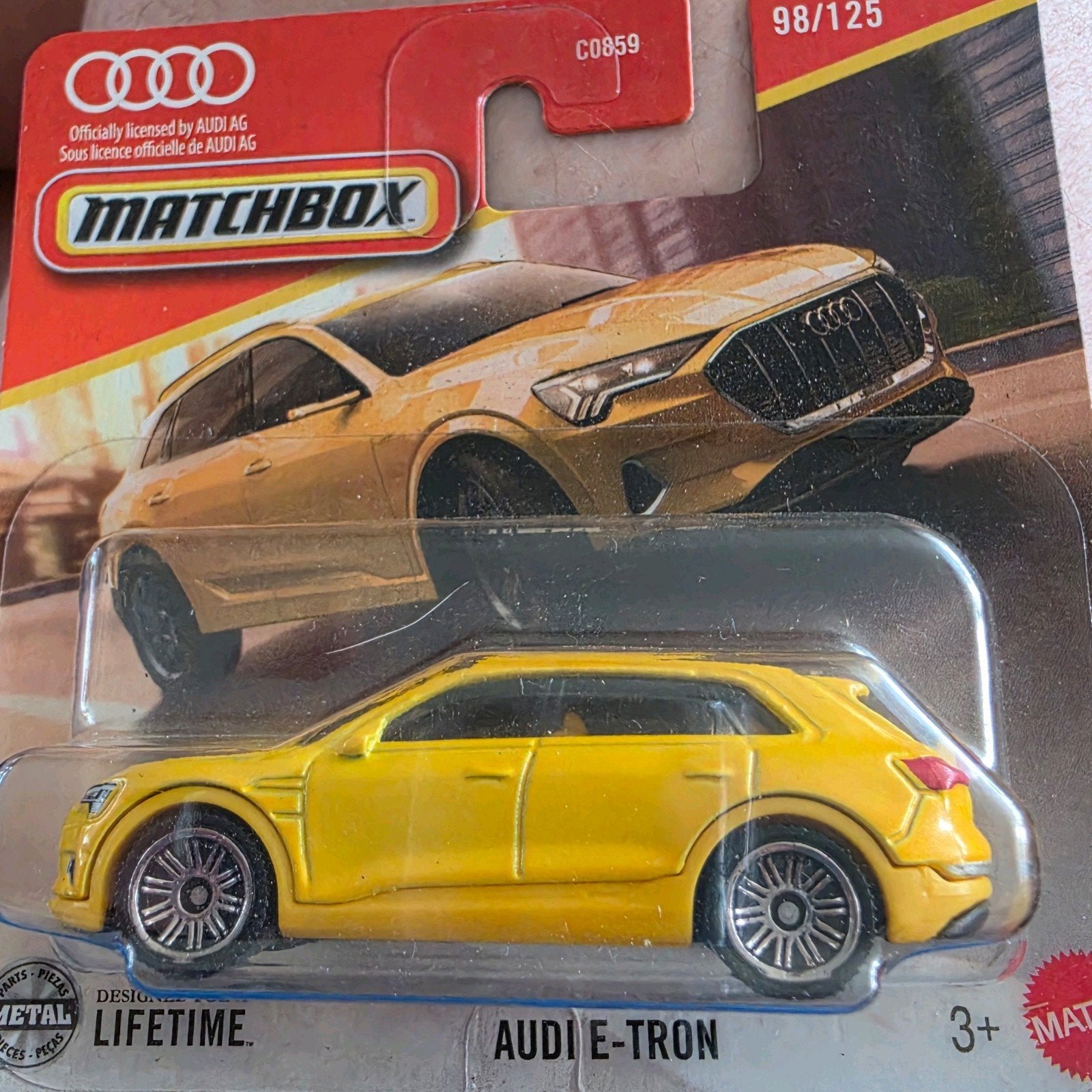 Matchbox Audi E-Tron Geel, Ophalen of Verzenden, Nieuw, Auto