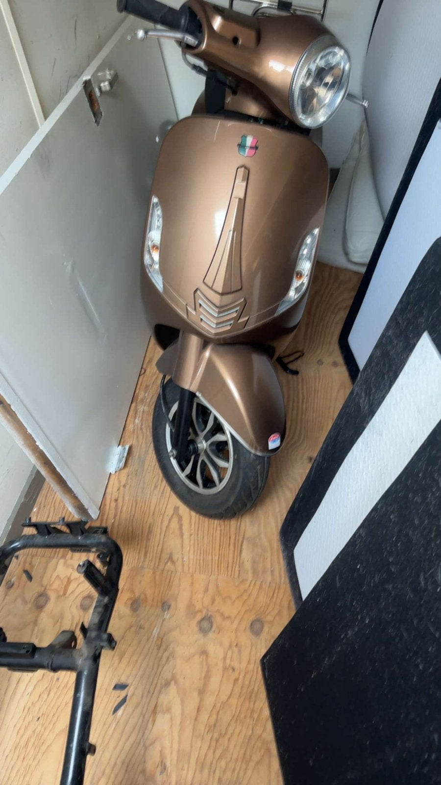 Scooter tekoop op knapper, Fietsen en Brommers, Ophalen, Zo goed als nieuw, Benzine, Overige merken