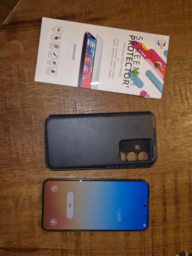 Samsung S24 Zwart 128GB met hoesje en screenprotector, Telecommunicatie, Mobiele telefoons | Samsung, Ophalen of Verzenden