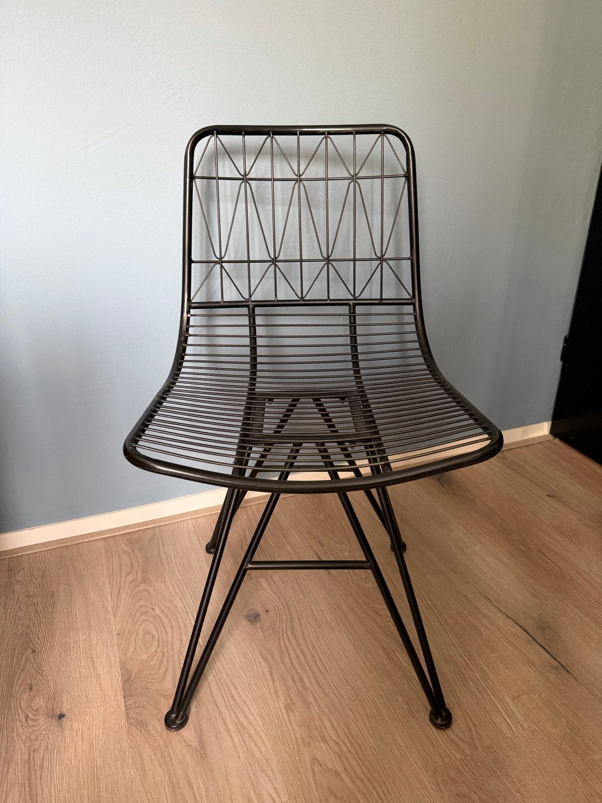 Zwarte metalen stoel - industrieel design, Ophalen, Zwart, Zo goed als nieuw, Metaal