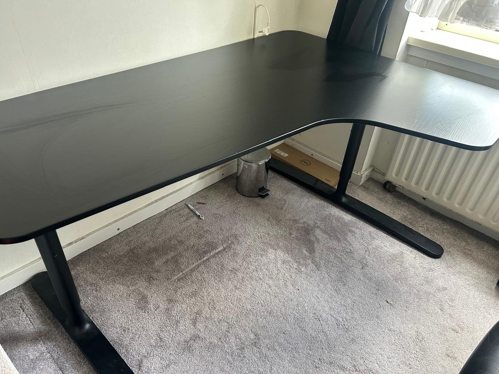 Ikea bureau zwart, Huis en Inrichting, Bureaus, Zwart, Hout, Hoekbureau, Zo goed als nieuw