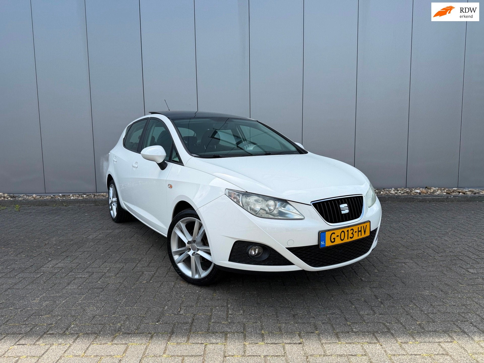 Seat Ibiza 1.4 Sport-up|PANO|CRUISE|AIRCO|LMV, Auto's, Seat, Voorwielaandrijving, Zwart, 4 cilinders, Bedrijf