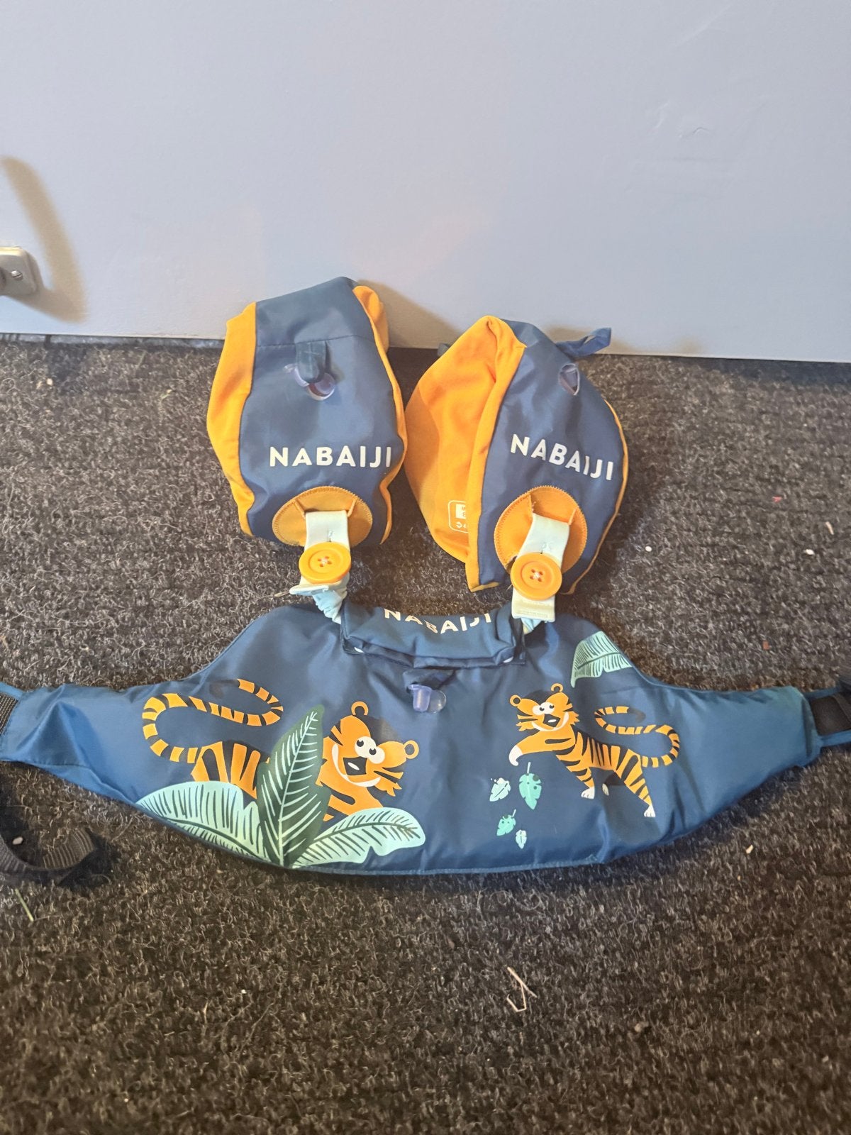 NABAJI Zwembandjes en zwemgordel 15-30 KG, Ophalen, Gebruikt