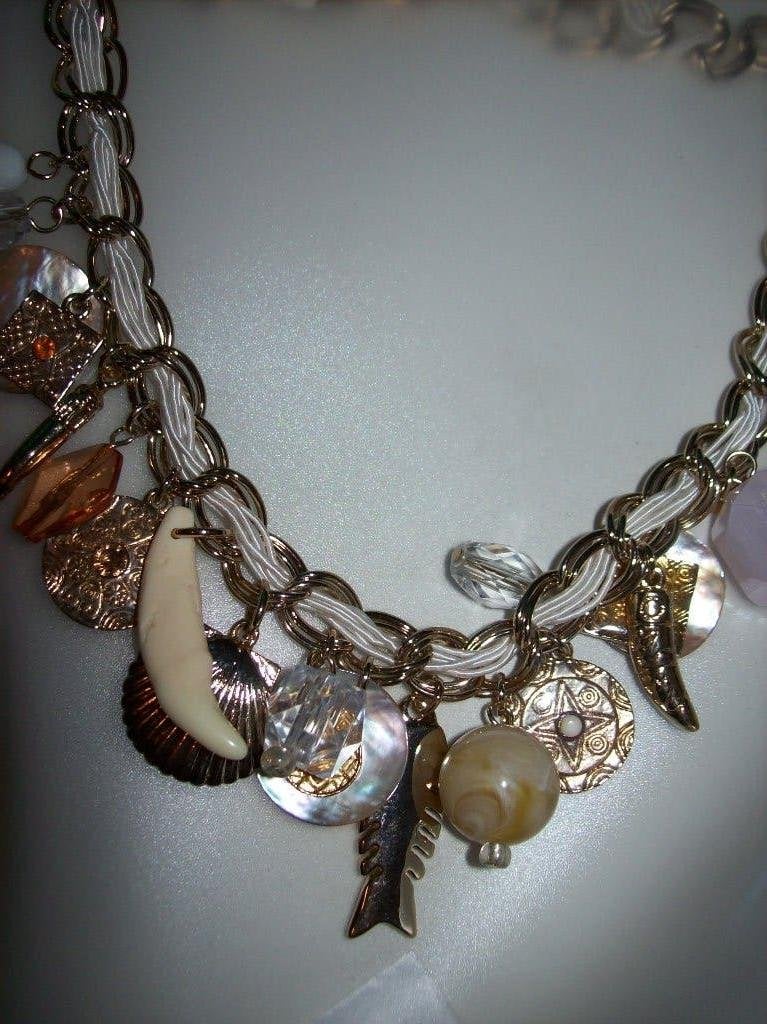 Ketting Goudkleur Mooie Steen Kraal Bedels Fraai model, Sieraden, Tassen en Uiterlijk, Kettingen, Verzenden, Nieuw, Steen of Mineraal