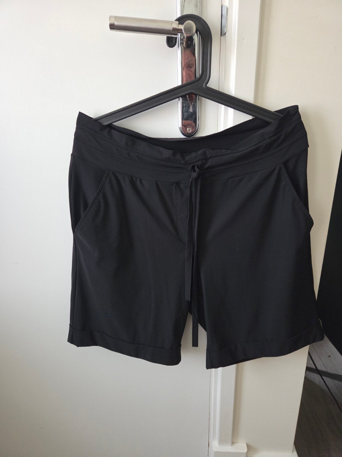 Studio anneloes city korte broek, Kleding | Dames, Broeken en Pantalons, Maat 38/40 (M), Kort, Zwart, Ophalen of Verzenden