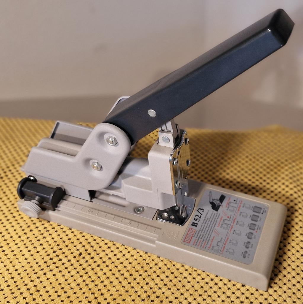 Novus bloknietmachine B52/3, Ophalen of Verzenden, Zo goed als nieuw