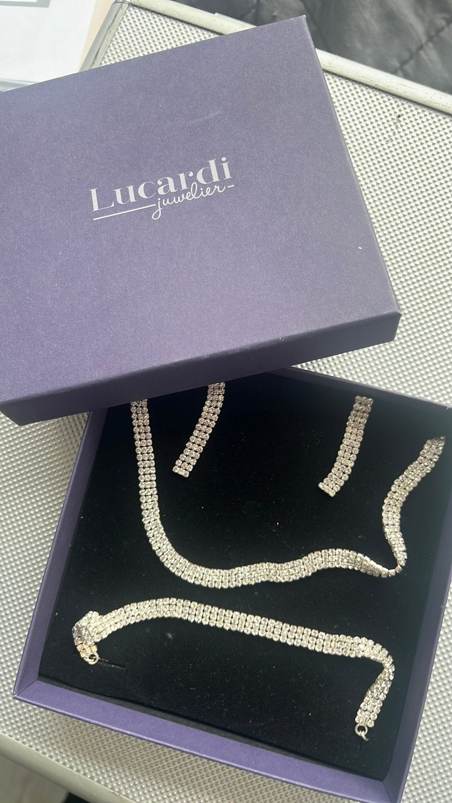 Diamand Oorbellen , ketting en armband voor €100, Sieraden, Tassen en Uiterlijk, Antieke sieraden, Ophalen of Verzenden, Overige materialen