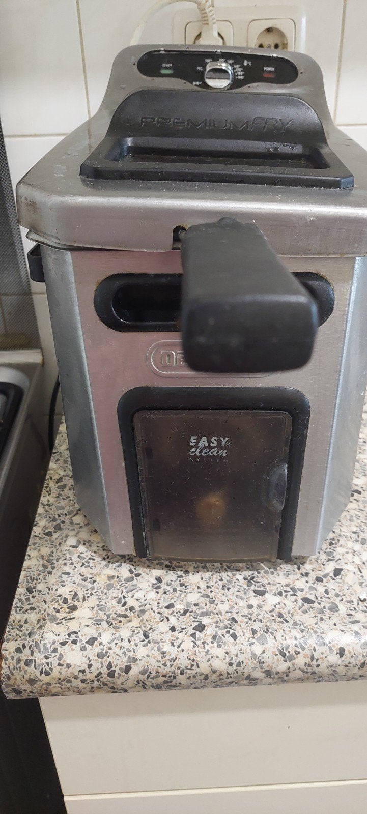 DeLonghi PremiumFry Friteuse – RVS met Easy Clean Systeem, 4 liter of meer, Ophalen