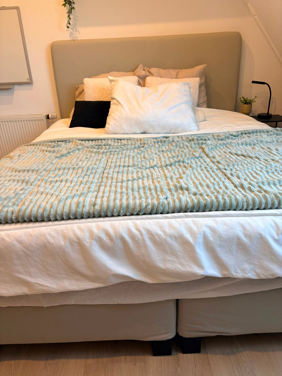 Comfortabele 2-persoons boxspring 160x200 + matras en topper, Huis en Inrichting, Slaapkamer | Bedden, Ophalen, Beige, Tweepersoons
