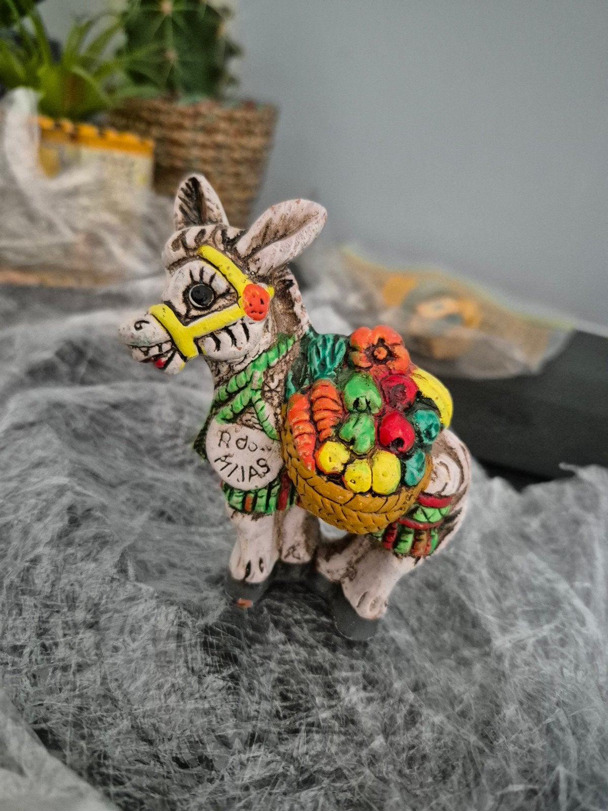 Decoratieve ezel met mand vol groenten en fruit, Verzamelen, Ophalen of Verzenden, Gebruikt, Dier