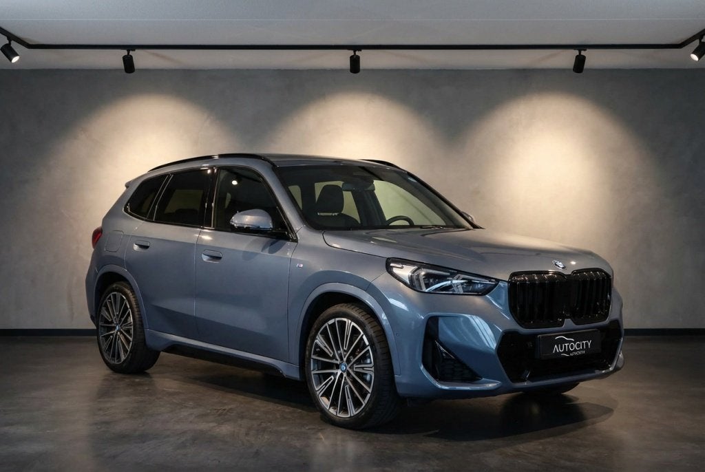 BMW X1 23 i xDrive M Sport Leder l Panorama l Harman l HUD l, Auto's, Gebruikt, Euro 6, 4 cilinders, 2000 kg