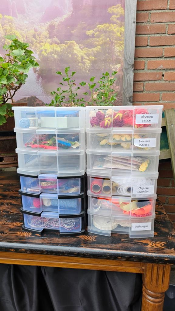 Diverse ladebakken met hobbymaterialen (complete set), Ophalen